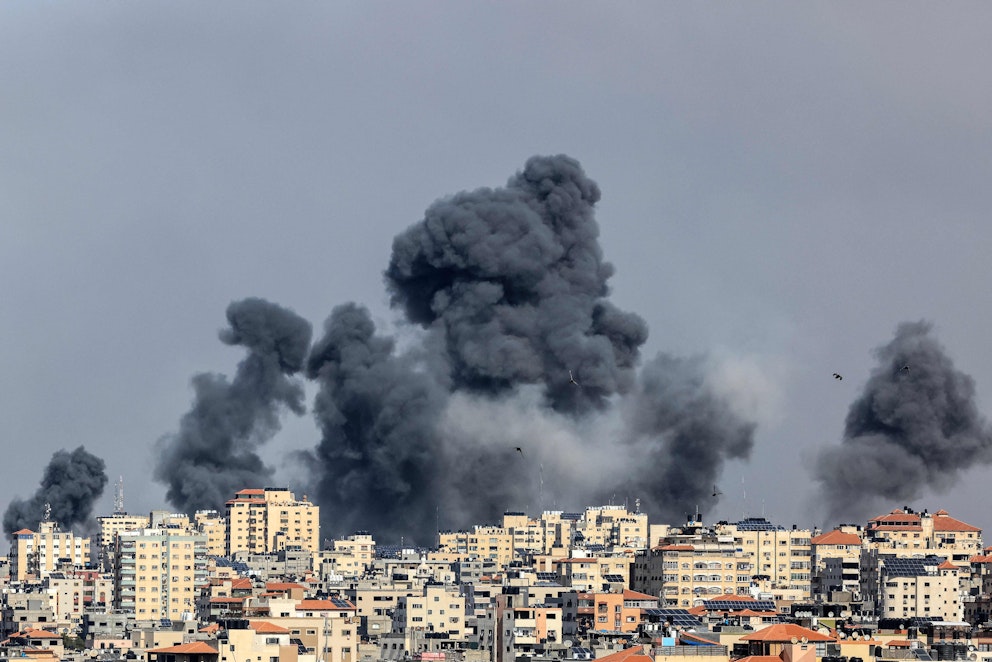 Rök över Gaza efter ett israeliskt luftanfall. 