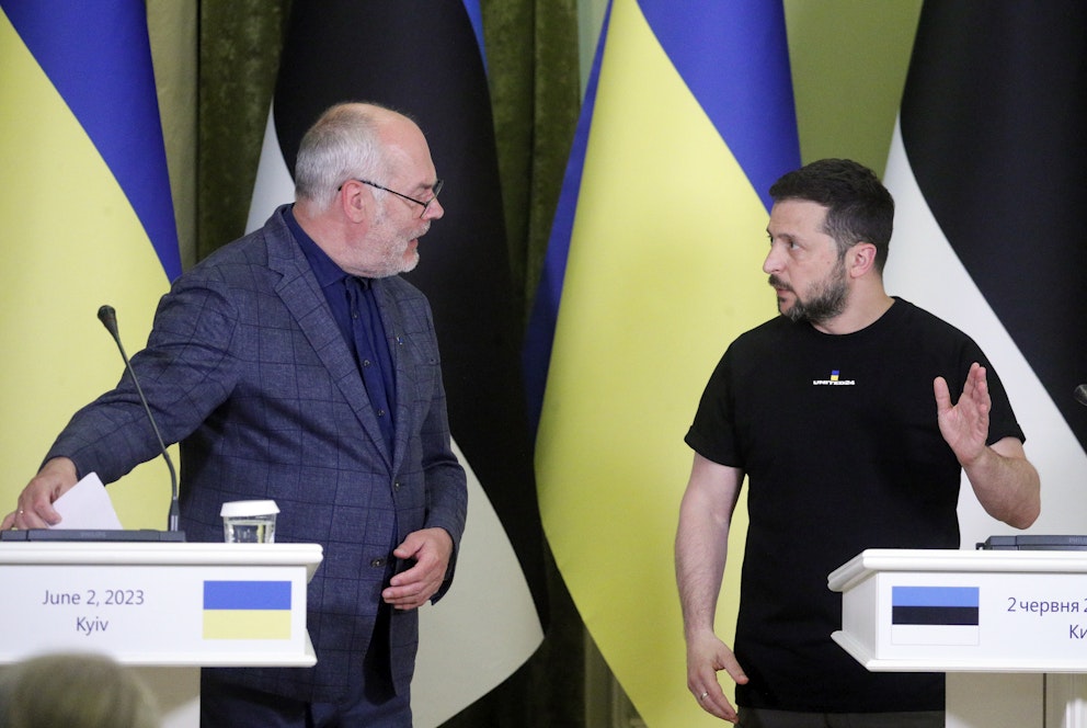 Volodymyr Zelenskyj höll en pressträff tillsammans med Estlands president Alar Karis i Kiev på fredagen.