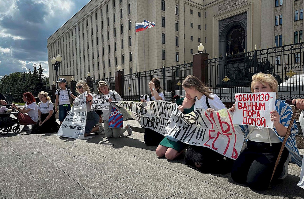 Protest utanför ryska försvarsdepartementet i Moskva