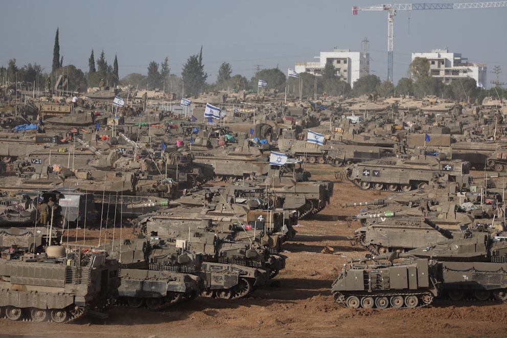 Ett femtiotal israeliska stridsvagnar