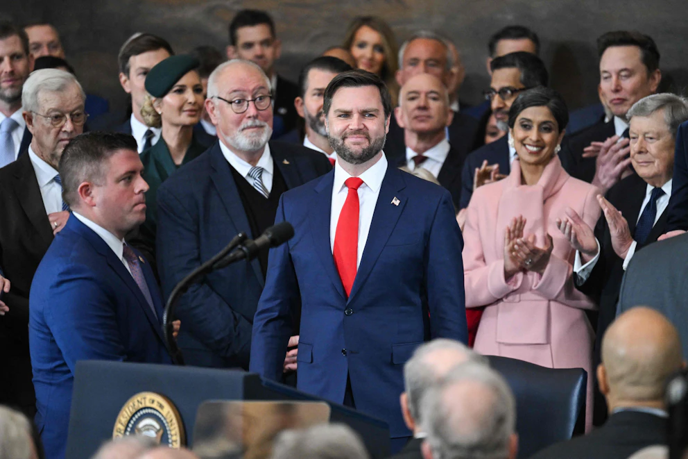 JD Vance presenteras – Installation av Donald Trump som president ...