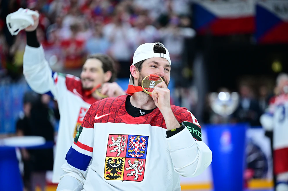ishockey-michal-kempny-klar-f-r-bryn-s-f-lj-sm-finalerna-h-r-svt-sport