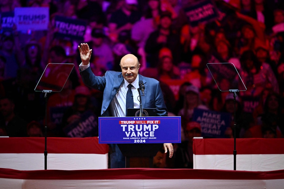 Dr Phil vid Trumps valmöte i New York