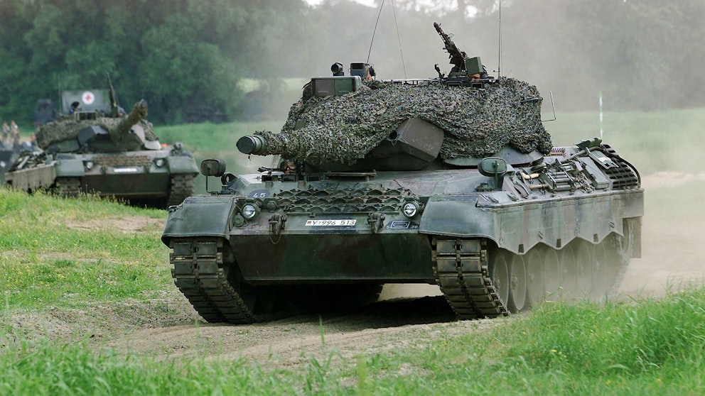Tyska Leopard 1 stridsvagnar. Arkivbild TT