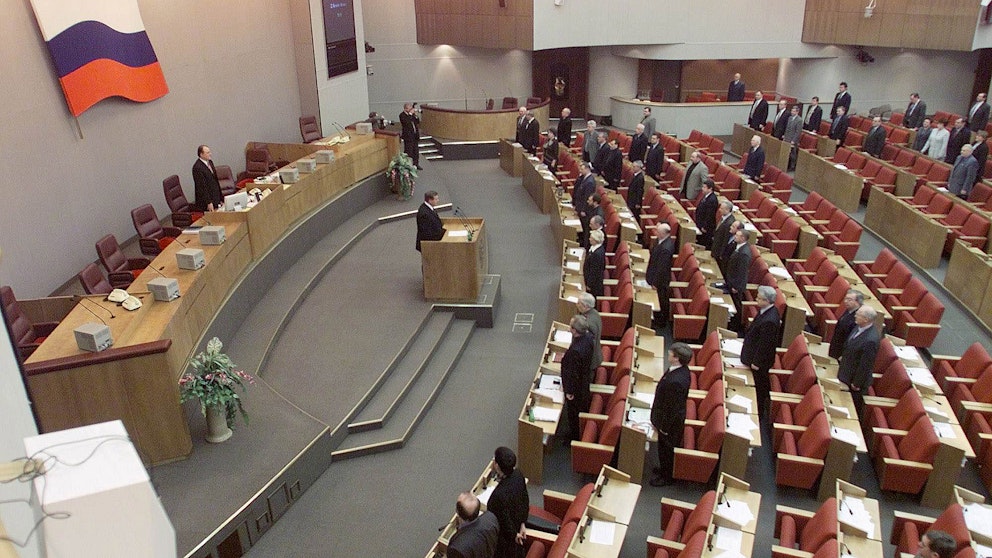 Det ryska parlamentets underhus, duman, röstade snabbt för att godkänna det "omfattande strategiska partnerskapsavtalet" . Foto:  AP Photo/Ivan Sekretarev 