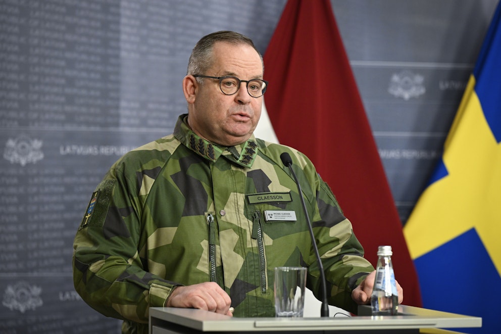 ÖB Michael Claesson i militärkläder